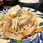 沖縄郷土料理あわもり ゆうなんぎい - 豚肉や豆腐、人参はんぺんなどなど