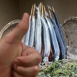 徳ㇵ本也 - お弟子さんの邪魔をする松本さん（笑）