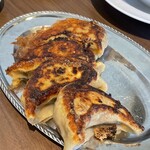 杭州飯店 - 餃子(4個) 800円