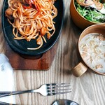 レストラン アーチ - トマトたっぷりナポリタン　950円