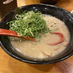 하카타 라멘 혼마루테이 토비시마점 - 커스터마이즈 후