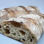 ラトリエ ドゥ プレジール - 見た目に反し、柔らかく水分が多くてもちもち