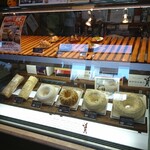 ドイツ菓子 ホーゲル - ショーケース ドイツ菓子 ツッカークランツ・ゾネンクランツ