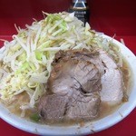 ラーメン二郎 - 大ラーメン(ニンニク少し・腕肉ver)\７５０　消費税５％時