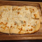 L Doppio - 料理写真:クワトロなピッツァ