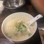 炭火焼肉 ホルモン にく式 - コムタンうどん