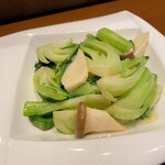 o8番地 - 季節野菜の炒め　腐乳ソース