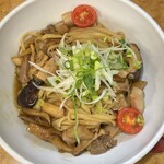 츄우카 소바 엔쟈쿠 - いろどりキノコの黒アヒージョ まぜ Ｓｏｂａ　１１００円　(2024/10)