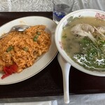 白石屋 - チキンライスはバターの香り強し