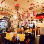 駄菓子cafe＆barエンス - 店舗内観