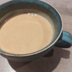 ワインとスパイス小料理 Dal Mellow - チャイ　ラム酒を入れてくれます　気を遣っていただきほんの数滴垂らしてくれました