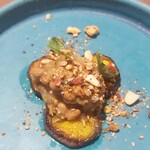 ワインとスパイス小料理 Dal Mellow - 焼き茄子と納豆のバルタ
                                バルタとは細かく刻んだものという意味