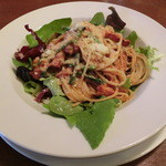 FRUMENTO MERCATO 小麦市場 - ベーコンと青菜入りトマトスパゲティ1380円