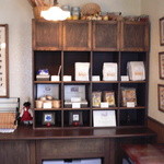 ベッカライ麦々堂 - 奥の棚です