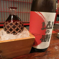 江戸心 山ぼうし - まずは日本酒、山の寿から。すっきりフルーティ♪