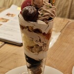 フルーツパーラー・アース - モンブランパフェ