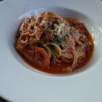 ラ ビストリア - 甘エビとほうれん草のトマトソース。
