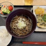 明神の湯 ドーミイン プレミアム 神田 - 天ぷら、蕎麦、サラダ