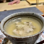 木鶏 - 浜名湖の生のりとモッツァレラの茶碗蒸し。上には、北海道仙鳳趾の牡蠣、60℃火入れ。ハマグリと牡蠣、羅臼昆布と太刀魚の出汁餡掛け。香りはへべす。