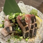 炭焼きと日本酒 炉端ヒトイキ。 - ごまカンパチ