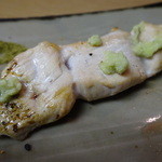 吾妻家 - 新鮮な本山葵を載せたささみ