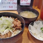 もつ焼き煮込み鶴田 - 