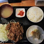 もつ焼き煮込み鶴田 - 