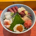 すし寳来 - 【ランチ】海鮮丼（鰆、ネギとろ、いか、いくら、甘海老、鯨、金華鯖、カツオ、真鯛、帆立）
