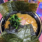 はじめ家 - 2014年4月29日(火・祝)　ラーメン(並盛)650円(麺かため)＋のり(新のりフェアー4枚20円)