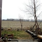 ほくほく庵 - 店舗前の畑(2014.04)