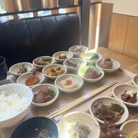 肉和食 月火水木金土日 - 