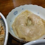 奈つやの中華そば - 雲呑は別皿での提供に変わってました