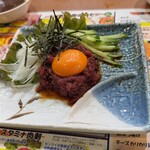 備長炭火ホルモン焼 しちりん - さくらユッケ