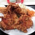 ほうらい - 大きすぎる唐揚げ