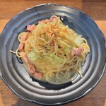 アリーラック - 料理写真:キャベツとベーコンのぺぺたま(辛さ控えめ)