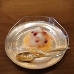 鎌倉 北じま - 2種のグレープフルーツゼリー､蕪のマリネと柘榴
      
      パパイヤとヨーグルトのソース
      
      
