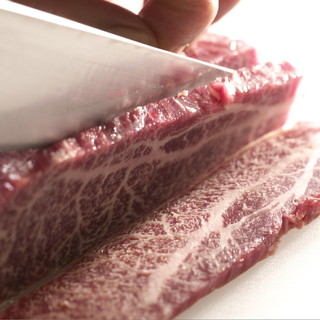 厳選された上質な国産牛をリーズナブルにご提供！