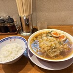 彩華ラーメン - サイカラーメン（1玉）、ライス（小）