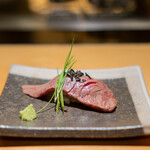 鉄板焼 にし田 - A5ランク黒毛和牛の炙り寿司