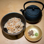 鉄板焼 にし田 - ガーリックライス ひつまぶし風