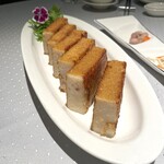 凱華樓 - カラスミを頭頂に被る大根餅。ま、「そういう割烹」です