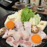 泳ぎとらふぐ活蟹料理 あじ平 曽根崎 - 