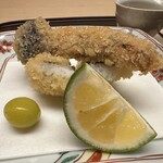 徳ㇵ本也 - 水分が衣の中に閉じ込められています。松茸ジュースのフライ、最高です⭐︎