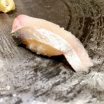 八志希 - 