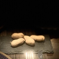 西欧料理 サヴァカ - ①【アミューズ-1】
                    ・オオマサリ（落花生）の塩茹で