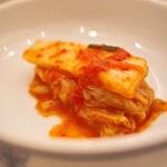 妻家房 - 酸味あるキムチ