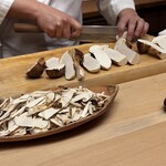 徳ㇵ本也 - 焼き松茸用と松茸ご飯用の松茸