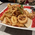 Shin Yeh Taiwanese Signature - イカのフリットみたいなやつ。細君曰く「今まで生涯で食べたイカフライの中でもっとも美味しい！　」