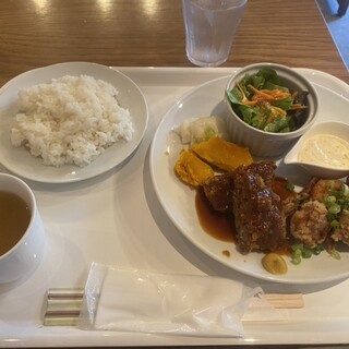 イーモンズ カフェアンドバー_0