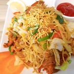 カトリ・キッチン - チキンチャウミン